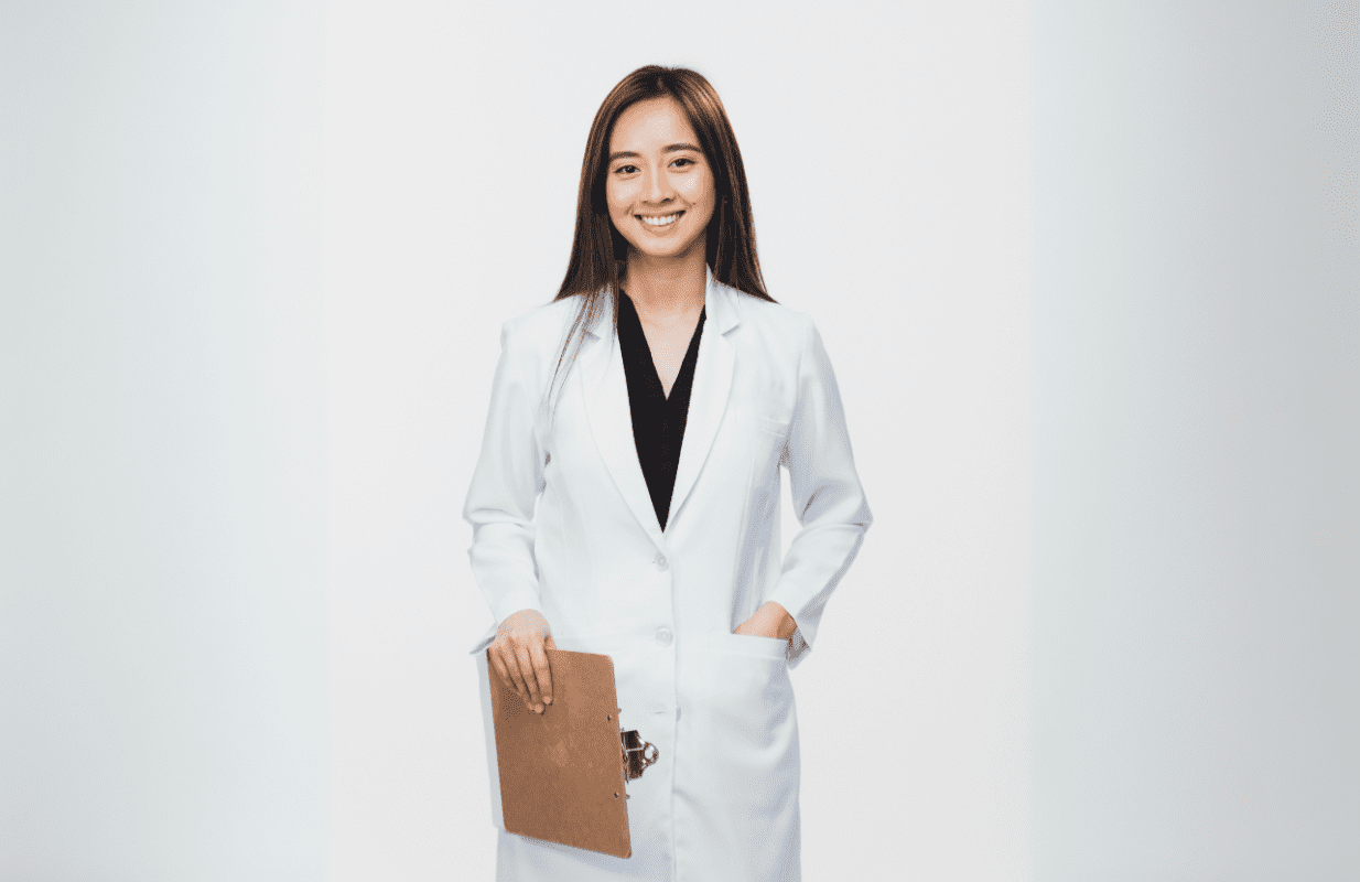 Como escolher o jaleco certo para cada profissão